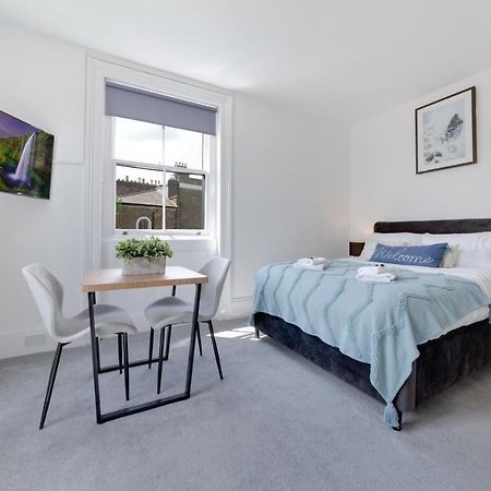 Suites By Rehoboth - M'Nuchah - Camden Road London Eksteriør bilde